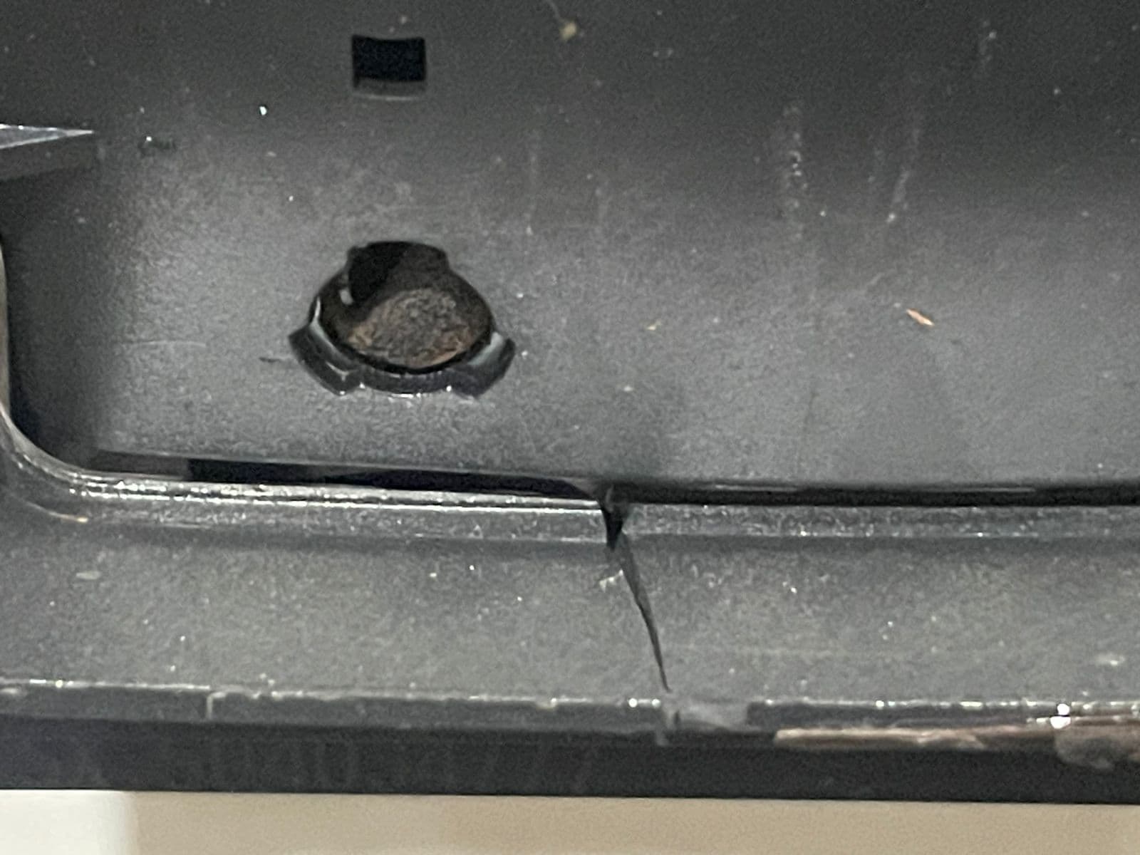 Moldura Painel Central Iveco 504034778