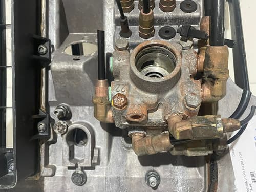 004720 Pedaleira Volvo Fh 2011 Com Detalhe