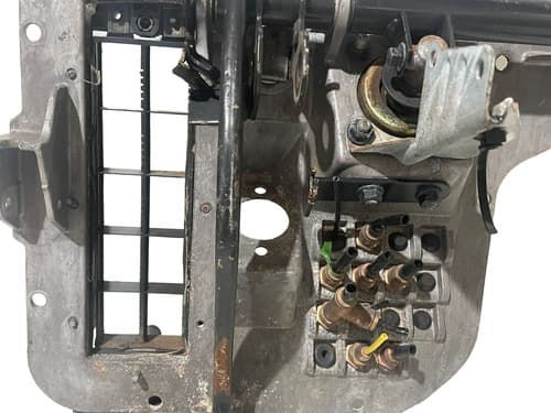 004720 Pedaleira Volvo Fh 2011 Com Detalhe