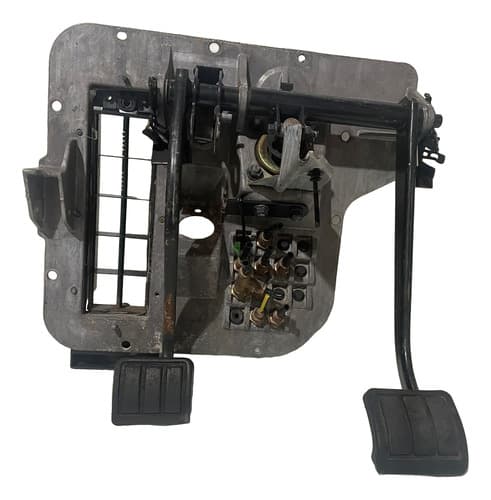 004720 Pedaleira Volvo Fh 2011 Com Detalhe