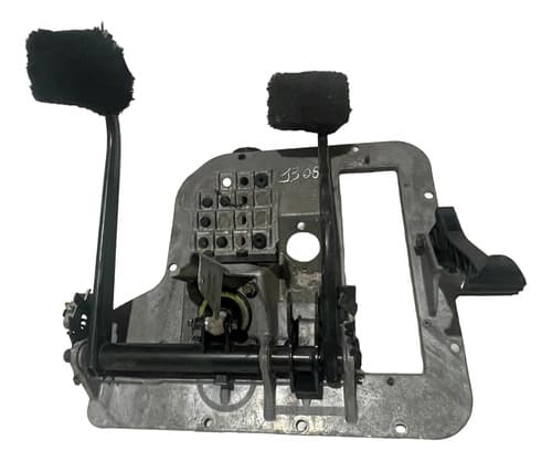 004719 Pedaleira Volvo Fh Não Completa Sem Detalhe