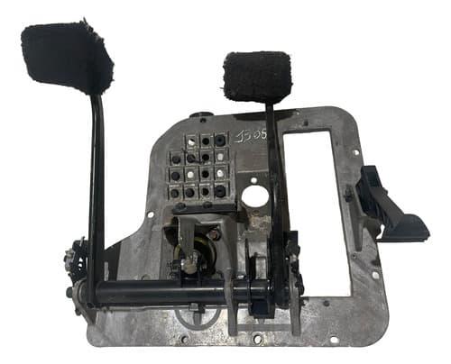 004719 Pedaleira Volvo Fh Não Completa Sem Detalhe