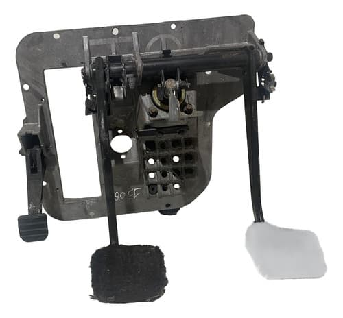 004719 Pedaleira Volvo Fh Não Completa Sem Detalhe