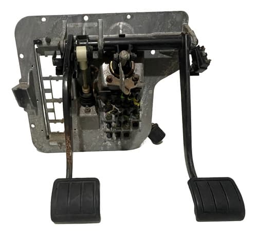 004718 Pedaleira Volvo Fh 2011 8189958 Com Detalhe