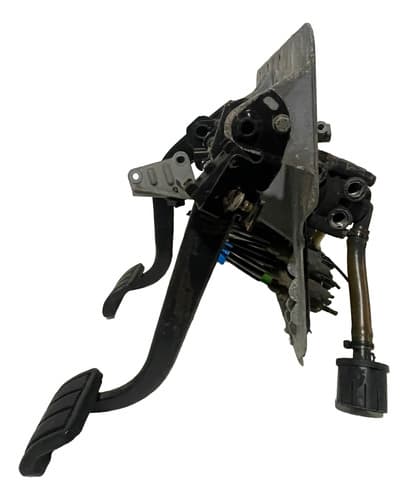 004718 Pedaleira Volvo Fh 2011 8189958 Com Detalhe