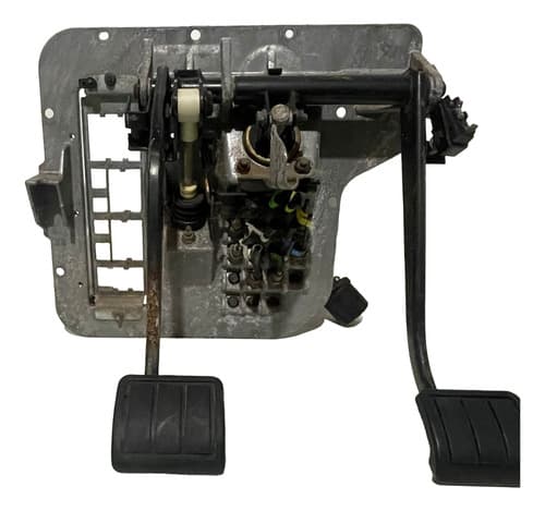 004718 Pedaleira Volvo Fh 2011 8189958 Com Detalhe