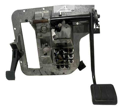 004718 Pedaleira Volvo Fh 2011 8189958 Com Detalhe