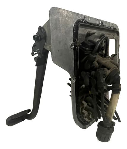 004718 Pedaleira Volvo Fh 2011 8189958 Com Detalhe