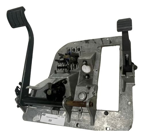 004718 Pedaleira Volvo Fh 2011 8189958 Com Detalhe