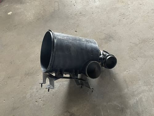 005198 Carcaça Filtro De Ar Accelo Mercedes Benz Sem Tampa