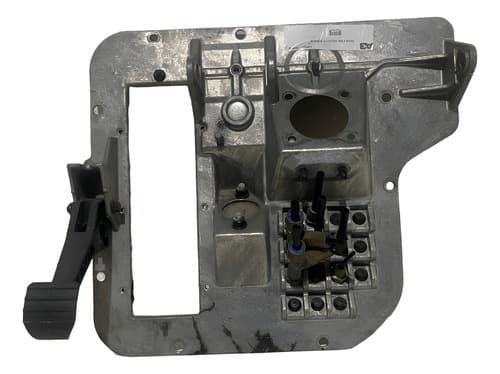 004718 Pedaleira Volvo Fh 2011 8189958 Com Detalhe