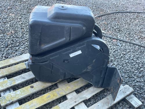 005457 Dc4650250 Tanque Arla Ford Cargo Com Suporte