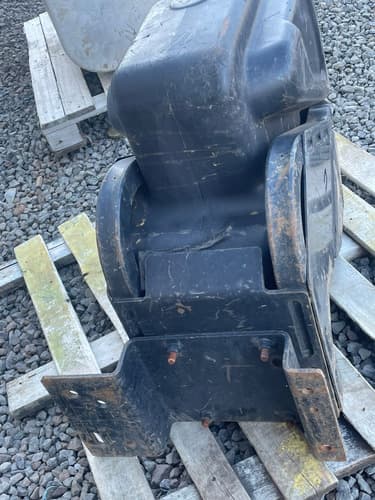 005457 Dc4650250 Tanque Arla Ford Cargo Com Suporte