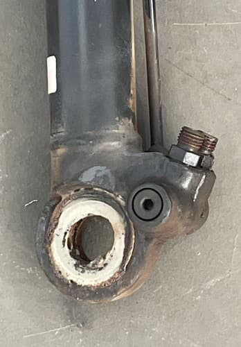 005448 Pistao De Bascular Cabine Volvo Vm Com Suporte