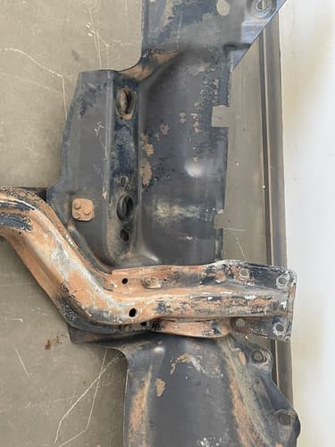 005458 Suporte Paralama Cabine Scania 124