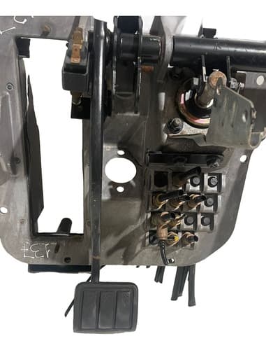 004718 Pedaleira Volvo Fh 2011 8189958 Com Detalhe