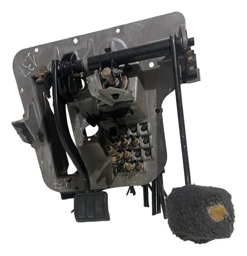 004718 Pedaleira Volvo Fh 2011 8189958 Com Detalhe