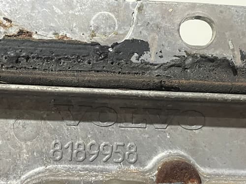 004718 Pedaleira Volvo Fh 2011 8189958 Com Detalhe