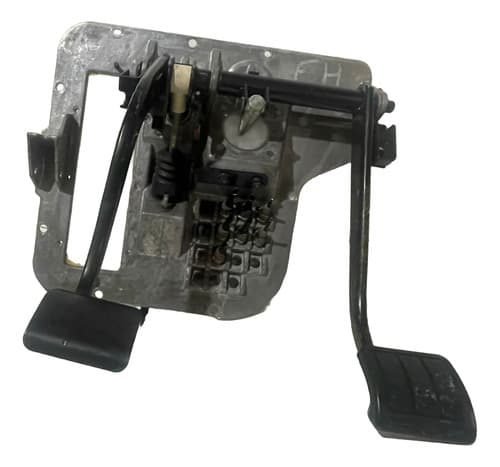 004721 Pedaleira Volvo Fh 2011 8189958 Com Detalhe