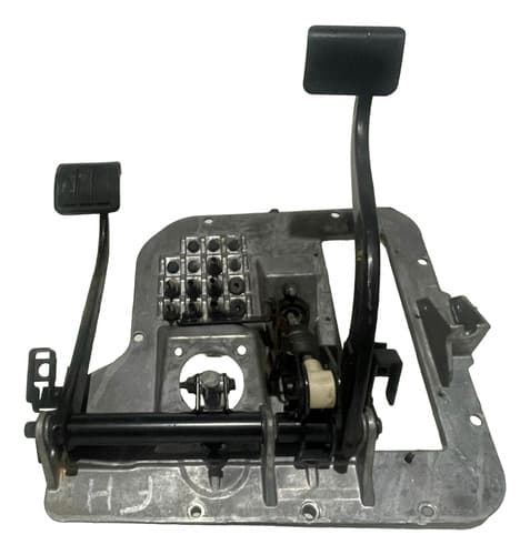 004721 Pedaleira Volvo Fh 2011 8189958 Com Detalhe