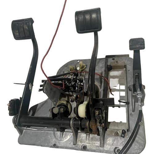 004718 Pedaleira Volvo Fh 2011 8189958 Com Detalhe