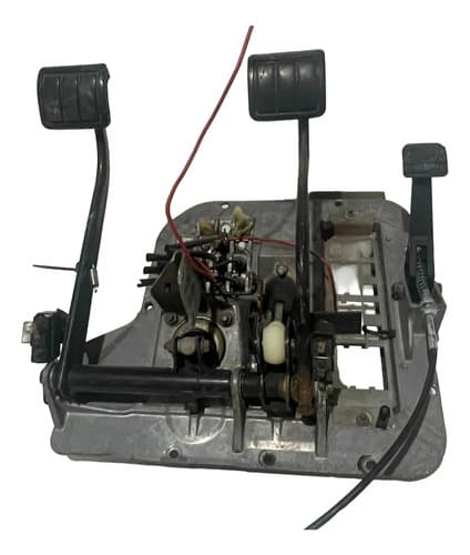 004718 Pedaleira Volvo Fh 2011 8189958 Com Detalhe