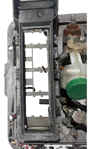 004718 Pedaleira Volvo Fh 2011 8189958 Com Detalhe