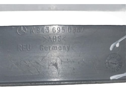 004428 Moldura Painel Porta Objetos Mb Axor A9436950857