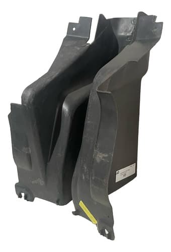 004554 Acabamento Tampa Painel Lateral Volvo com Detalhe