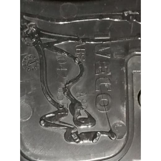 004014 Emblema Iveco Da Grade Iveco Tector Usado Original