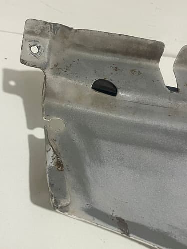 005549 Defletor Da Grade Volvo Vm L/d