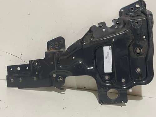 005690 Suporte Farol Volvo Fh New 84228541