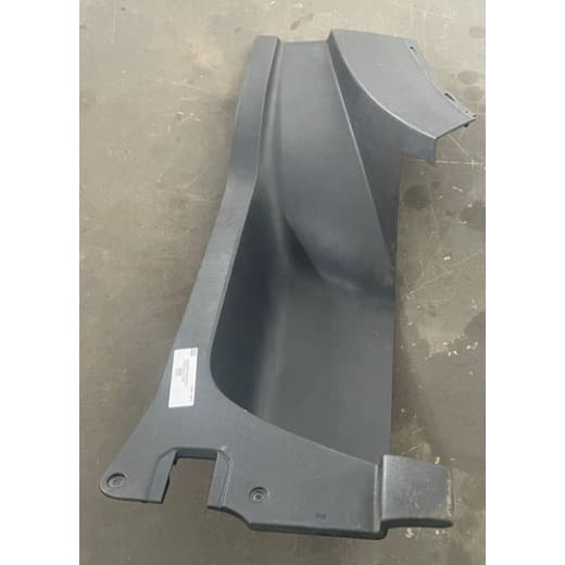 005679 Acabamento Superior Do Estribo Volvo Fh New 82819482