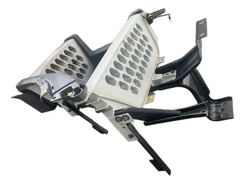 005676 Estribo Com Suporte L/e Volvo Fh New