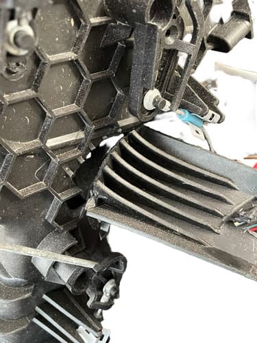 005666 Caixa De Ar Condicionado Vw Constellation Com Detalhe