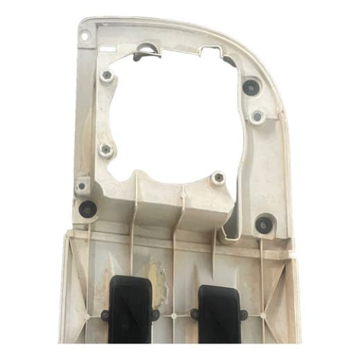 005574 - Grade Dianteira VW Worker 8120/8150/9150 com Detalhe - Usada