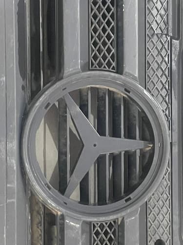 005575 9588880023 Grade Frontal Mercedes Benz Atego