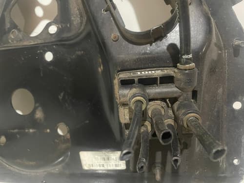 005551 Suporte Placa Pedal Scania 1435867 R440 2014/2015