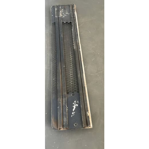005476 Grade Frontal Inferior Scania PTR P94 P114 P124 S4