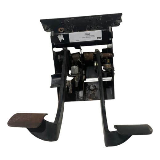 004733 Pedaleira Ford Cargo 816 2014